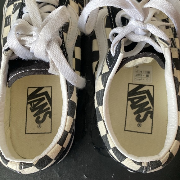 Vans lace ups. Boys size 3.5. Girls size 5. Like new - Picture 6 of 6